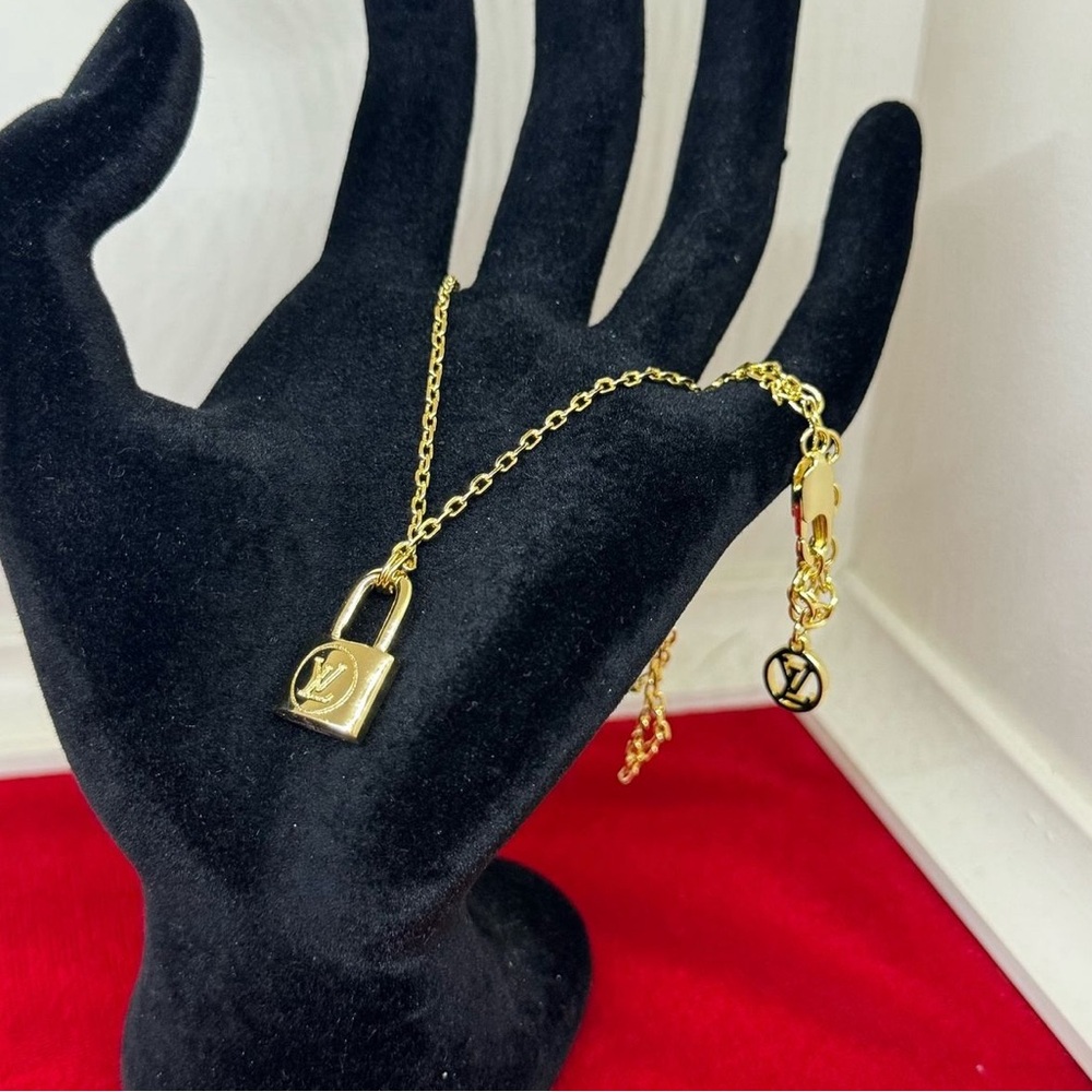 NWOT Necklace